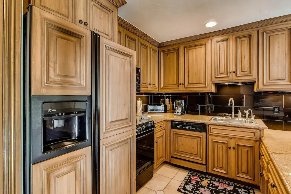 Westwind 404 3BD 3BA Plat. Condo