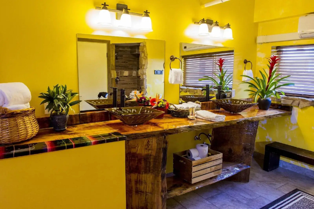 Nomads Hotel