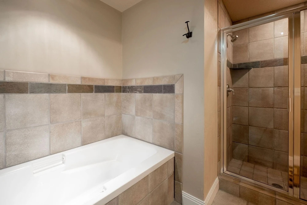 Town Pointe A202 3 Bedroom Condo by RedAwning