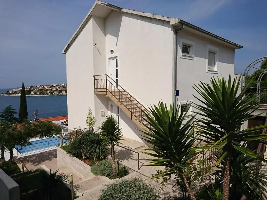 Charming modern house with the new swimming pool - apartment Maya 2