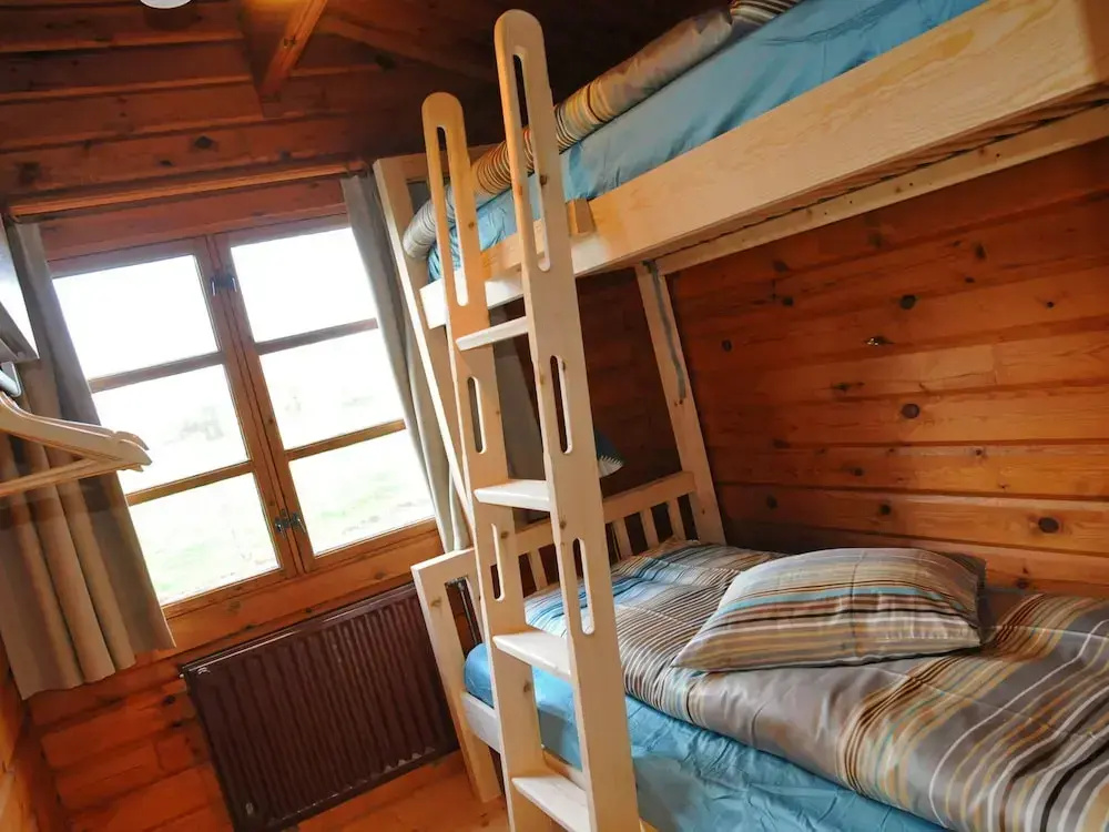 Traditional Chalet with Sauna, Spa Tub, & Relaxation Space near La Roche