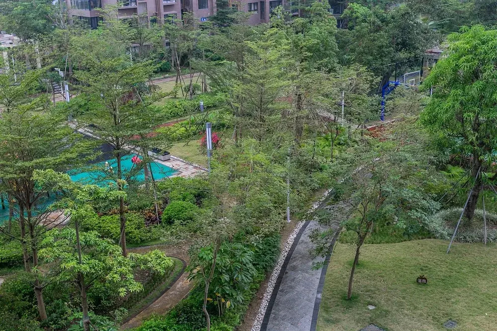 Locals Boutique Apartment Huafa Plaza 24
