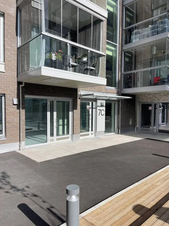 Room-cozy 3 Bedroom Apartment in Heart o