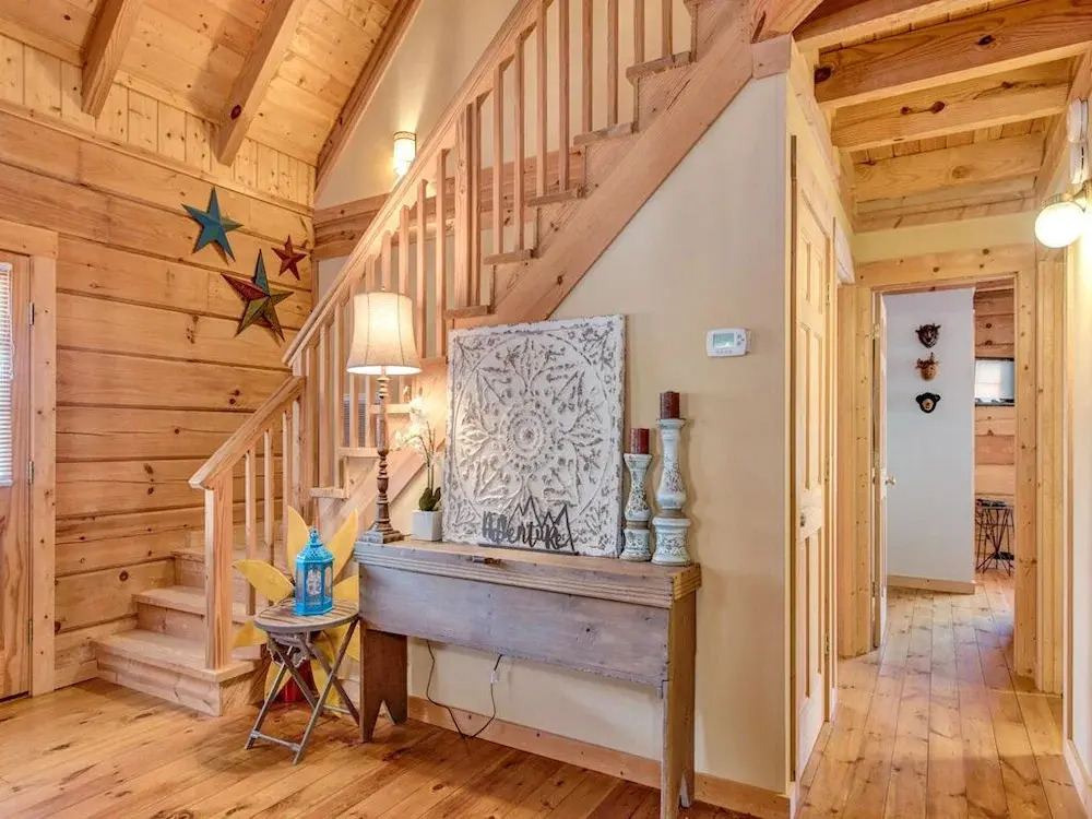 Black Bear Hideaway 3 Bedroom Home with Hot Tub