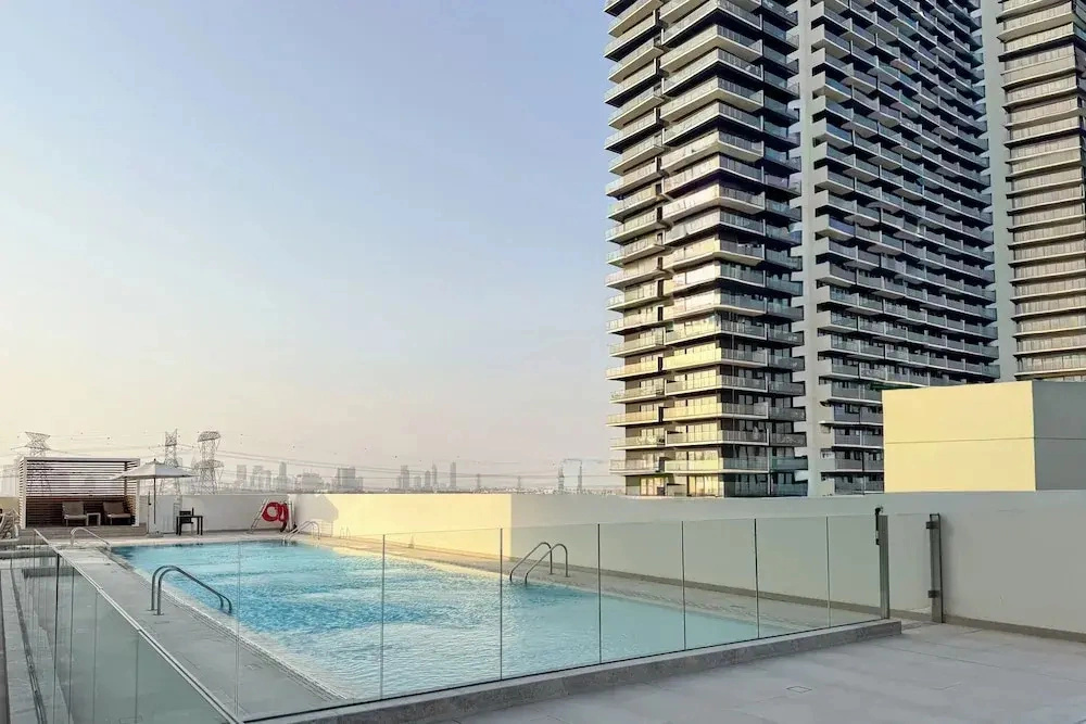 PVH - Elegant 1BR - Binghatti House
