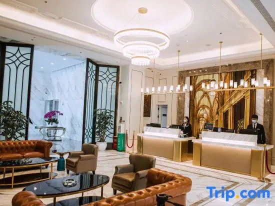 Vienna International Hotel (Kunming Xinluoshiwan South Bus and Subway Station)
