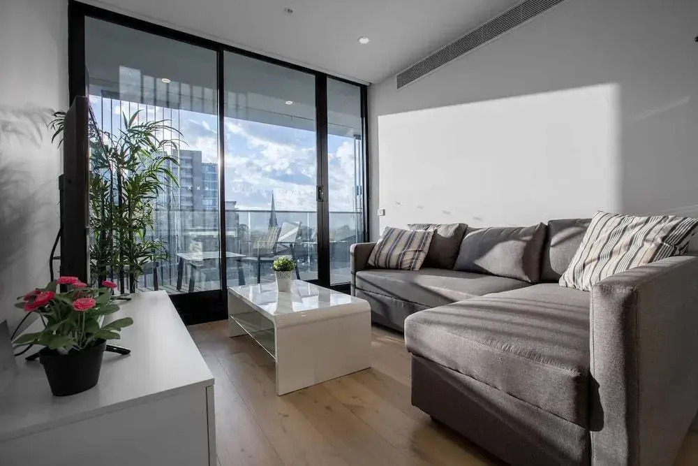 Brand New APT with Sea Views in Heart of St Kilda