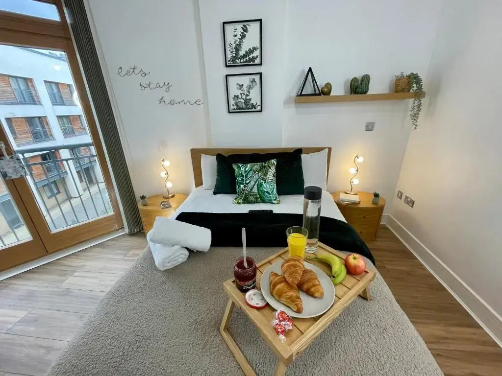 Stylish Luxe Apartment in City Centre w/ Netflix