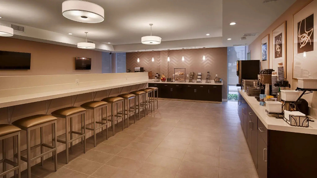 La Quinta Inn & Suites by Wyndham Tulsa Downtown - Route 66