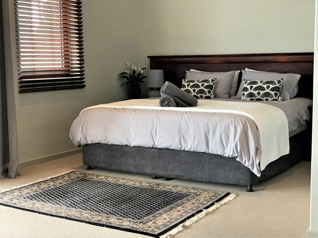 6 on Clifton - Spacious 2 bedroom apartment