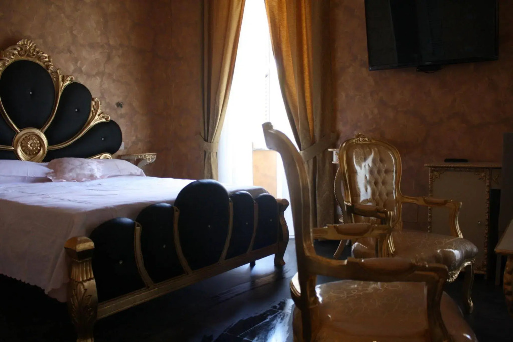 Popes Suites