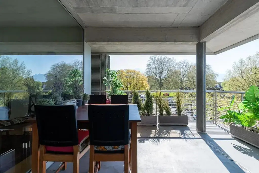 Lakeside Apartment with panoramic view on the lake