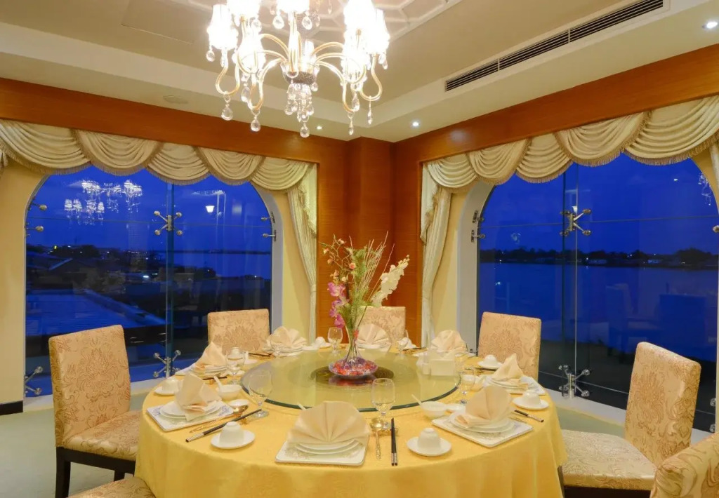 River Palace Hotel & Spa