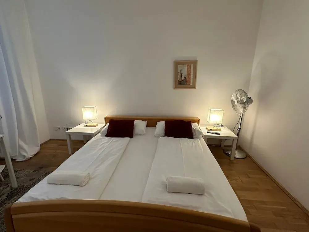 Welcoming 3BR Apt Steps From Belvedere