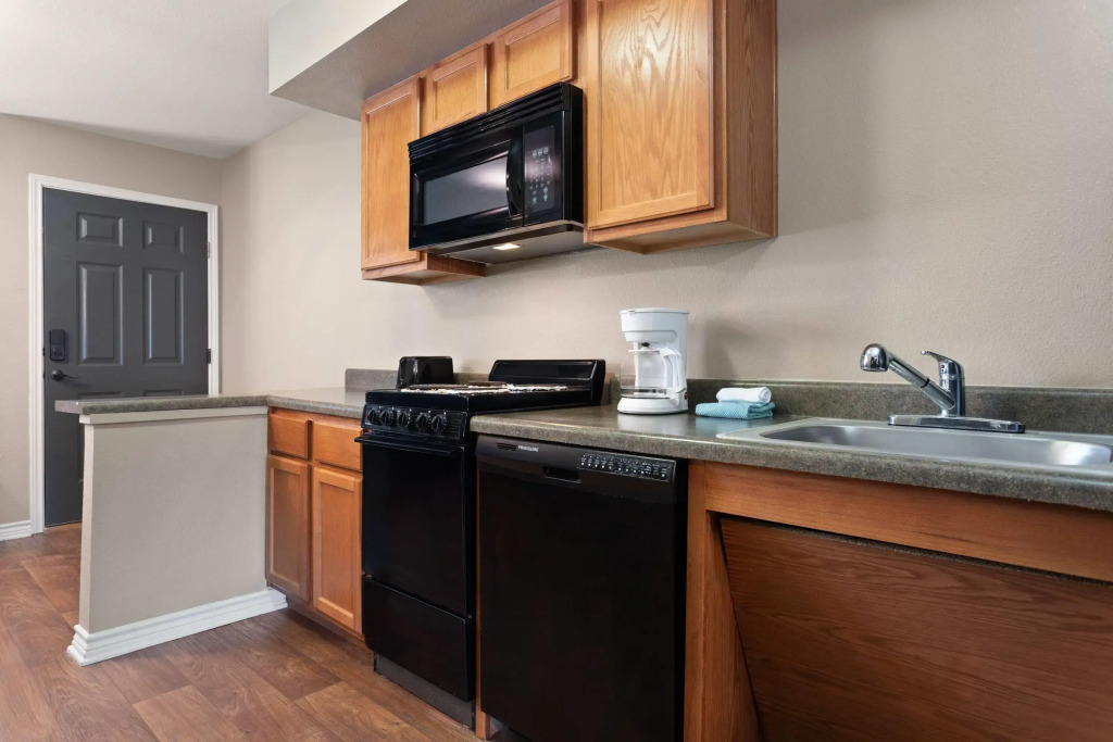 Eagles Den Suites Carrizo Springs a Travelodge by Wyndham
