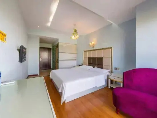 Chongqing Helan Hotel (Chongqing Yitong College)
