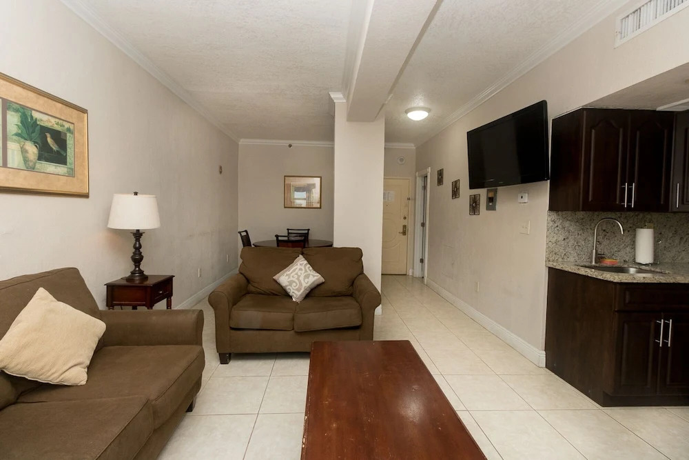 457 City View Hollywood Beach Resort