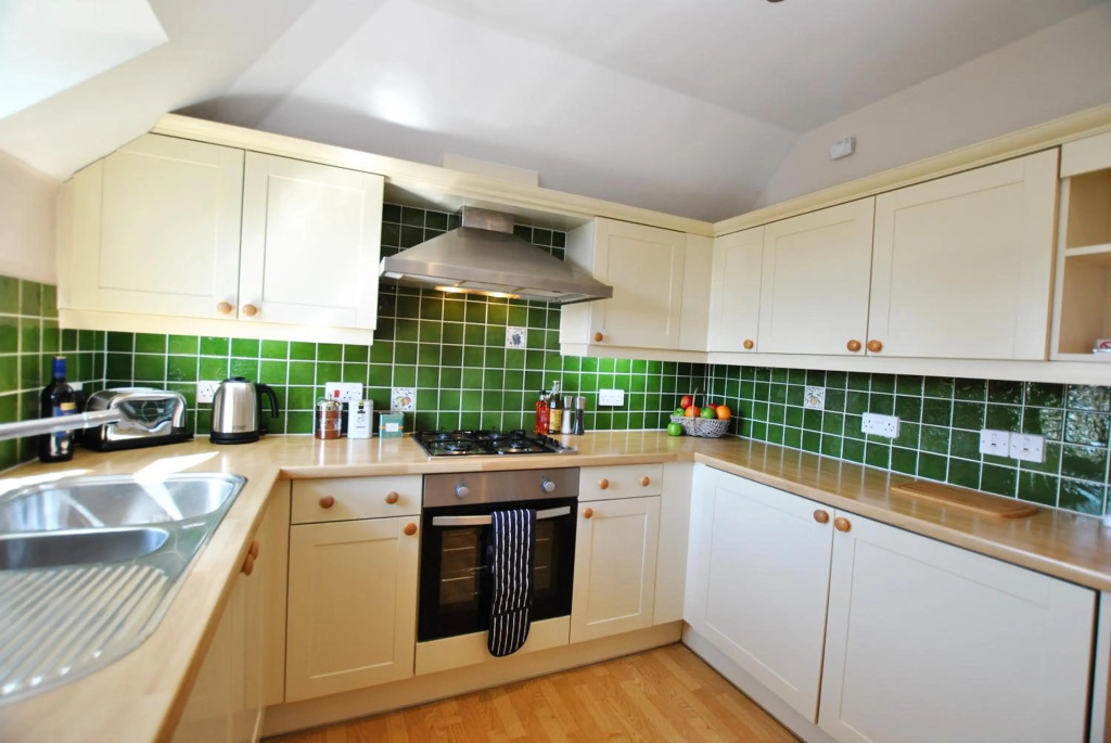 Accommodation Windsor Ltd - 9 Lord Raglan House