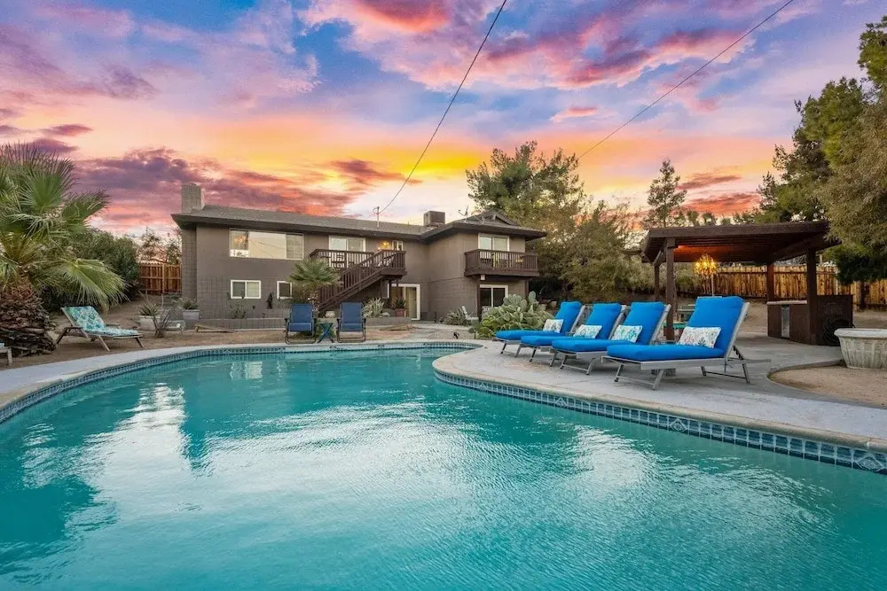 Indigo Sky Oasis - Pool & Hot Tub 4 Bedroom Home