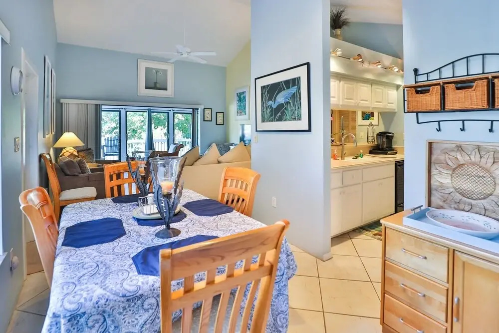 The Lakeside Beach 2 Bedroom Home