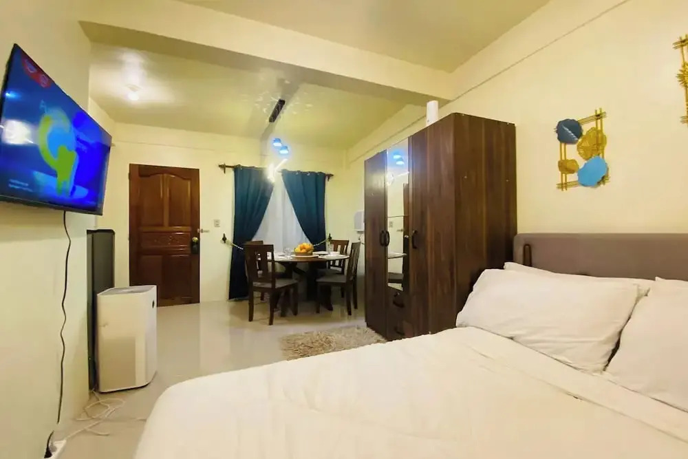 Lazy Daze Hometel Boracay