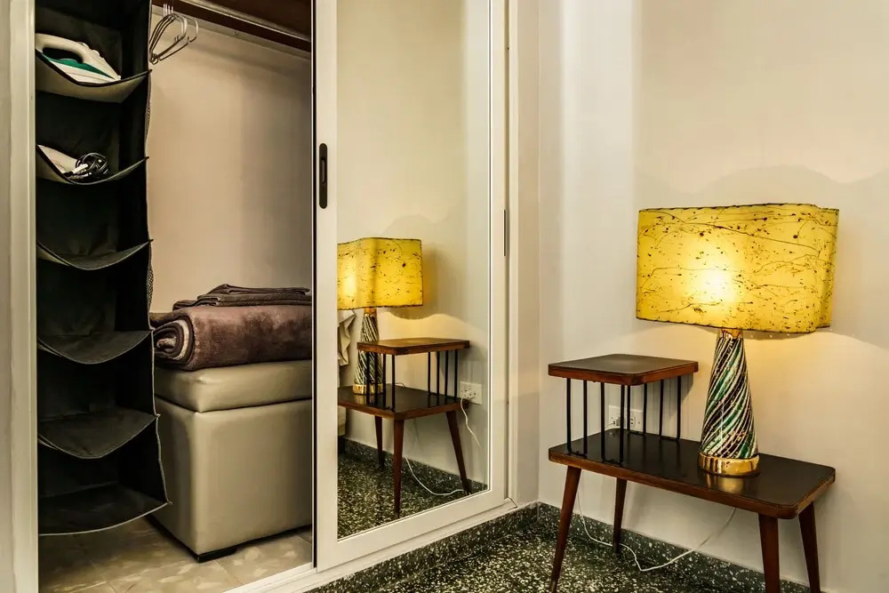Leonidas Mid-Century Apartment