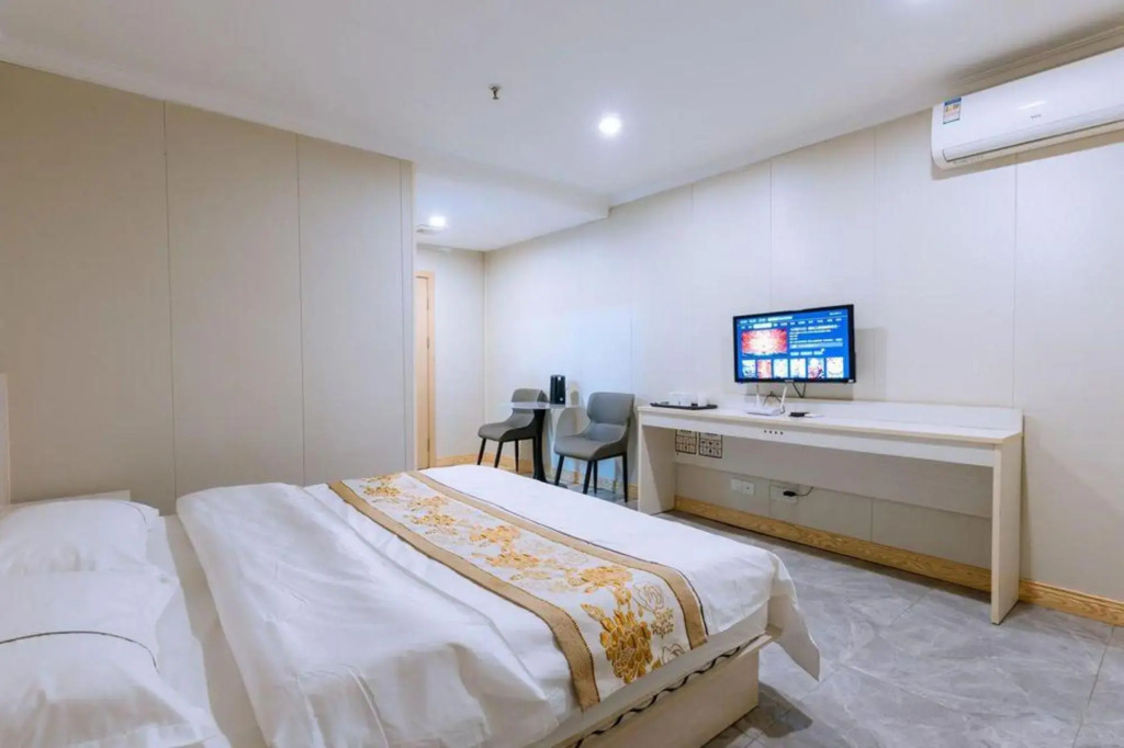 Dongsheng Business Hotel (Guangzhou North Railway Station Huadu Plaza)
