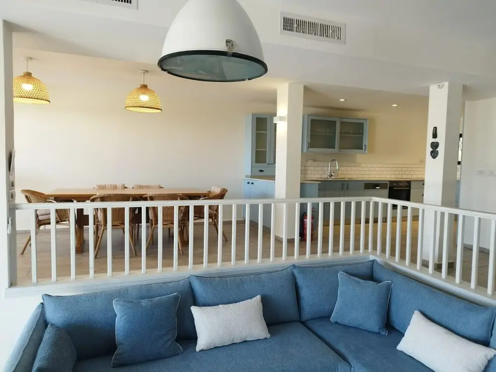 YalaRent Cliff side villa with private pool