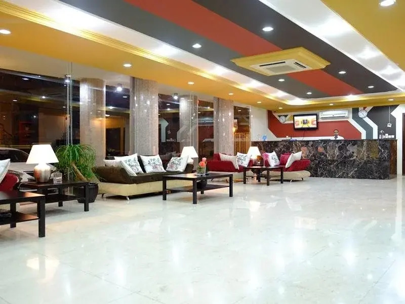 Plaza Home