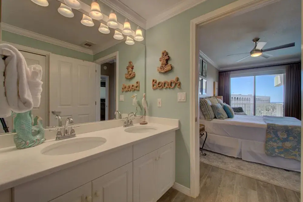 Gulfside 508 - 2 Br condo by RedAwning