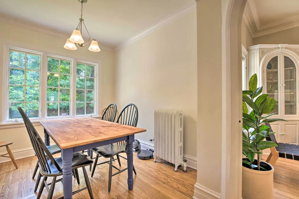 Classic Oak Park Home, 11 Mi to Downtown Chicago!