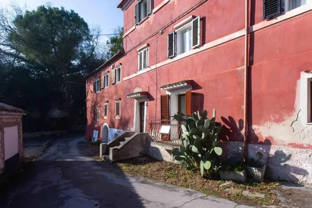 S240 - Sirolo, trilocale in zona tranquilla con aria condizionata