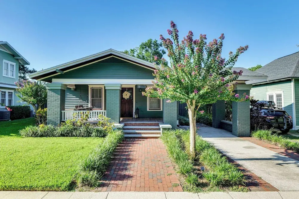 Renovated, Stylish Retreat w/ Patio in Lakeland!