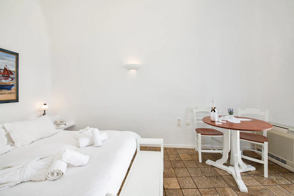 Pantelia Suites
