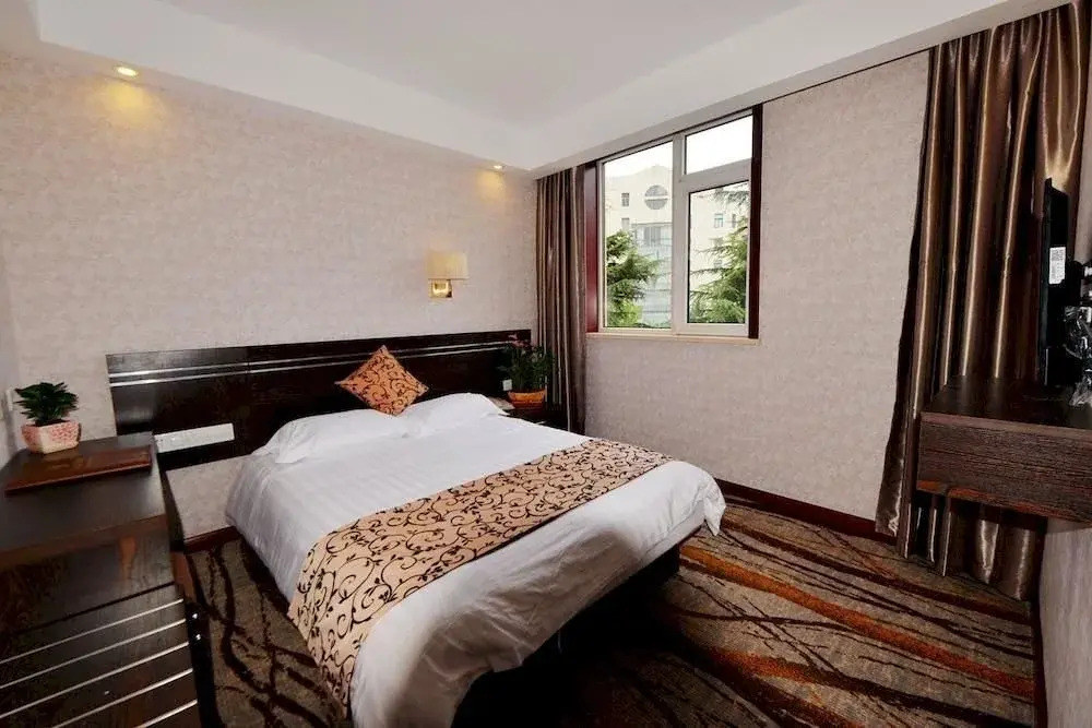 Qingdao Yahai Hotel