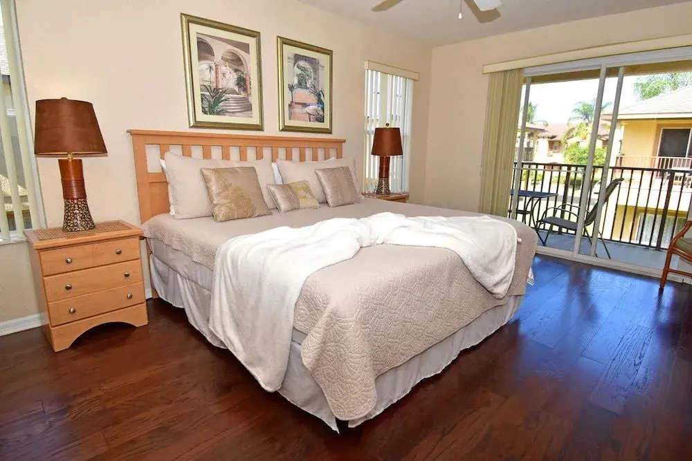 R448MIRA Miramar Delight 4 Br villa by RedAwning