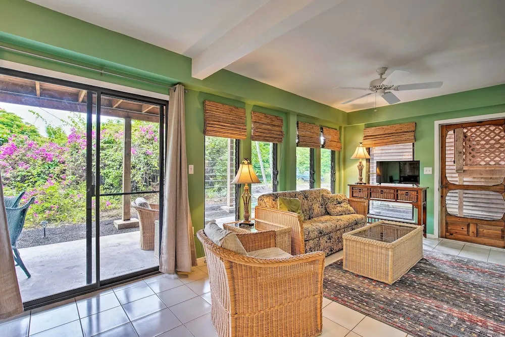 Walk to Turtle Beach From Kailua-kona Apt!