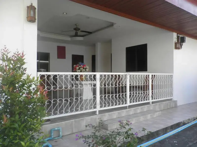 Tiks Place