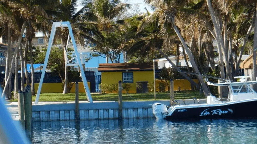 BIMINI LOFTS Across from Big Game club - 1 of 2 furnished apartments