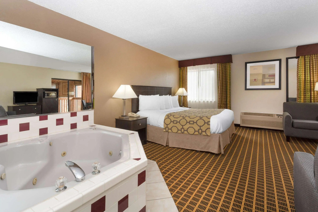 Baymont by Wyndham Harvard