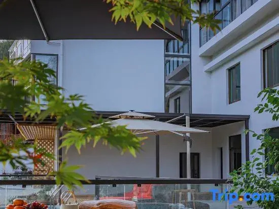 Green Field CHUJI · Yunding Mountain Landscape Leisure Resort (Anji Jiangnan Tianchi Branch)