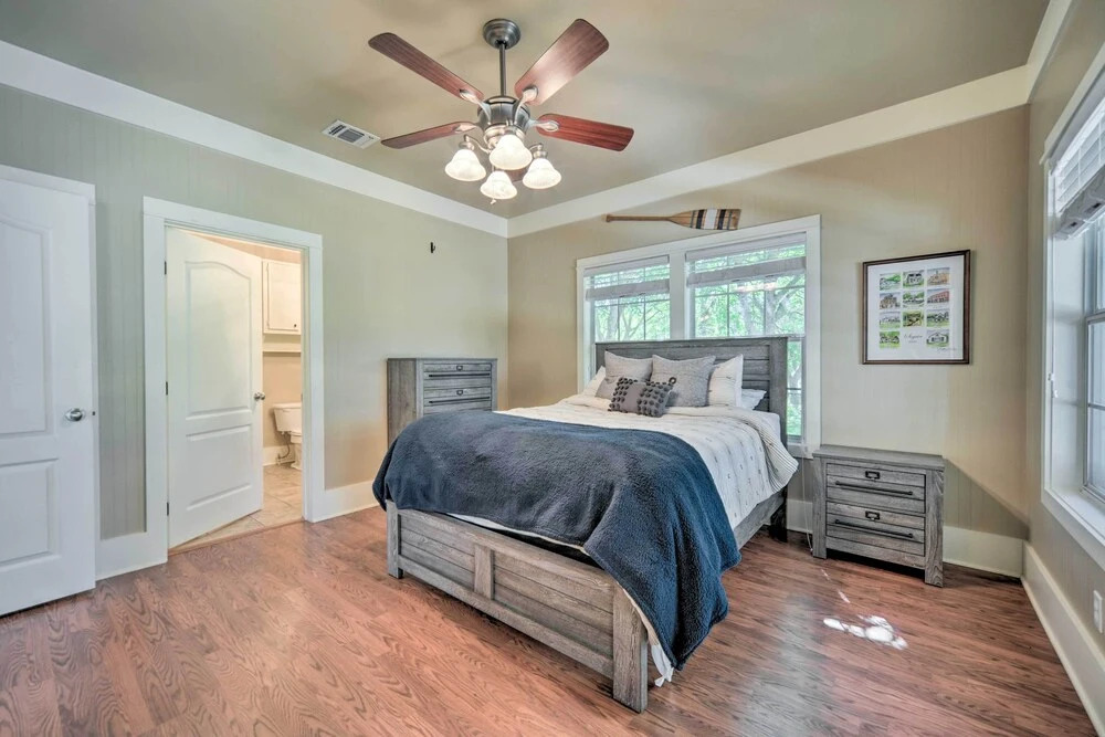 'the Petite Lake House' in Seguin w/ Patio!