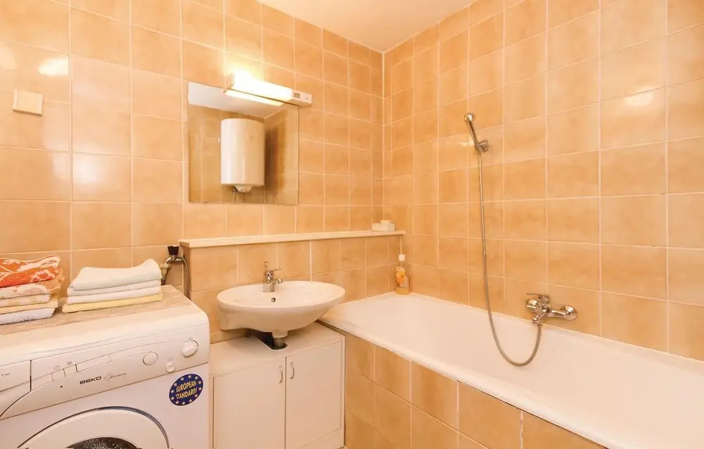 Stunning Apartment in Fazana With 2 Bedrooms and Wifi