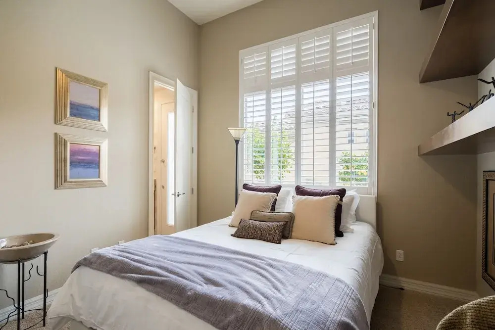 All-suite Home Located in North Phoenix 3 Bedrooms 3.5 Bathrooms Home