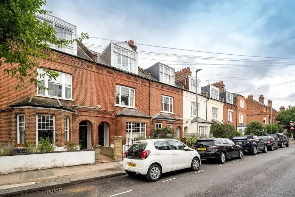 Exceptional 4-bed house right by Battersea Park