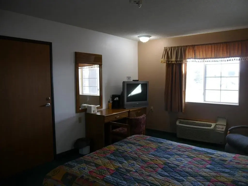 Westwood Inn & Suites Kimball I 90