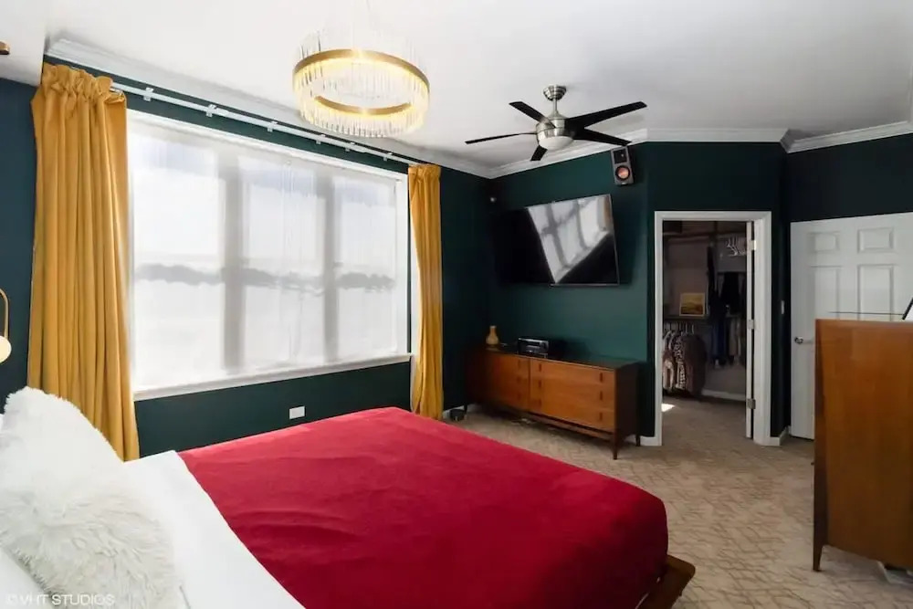 Spacious 3BR Home by United Center w Deck Yard