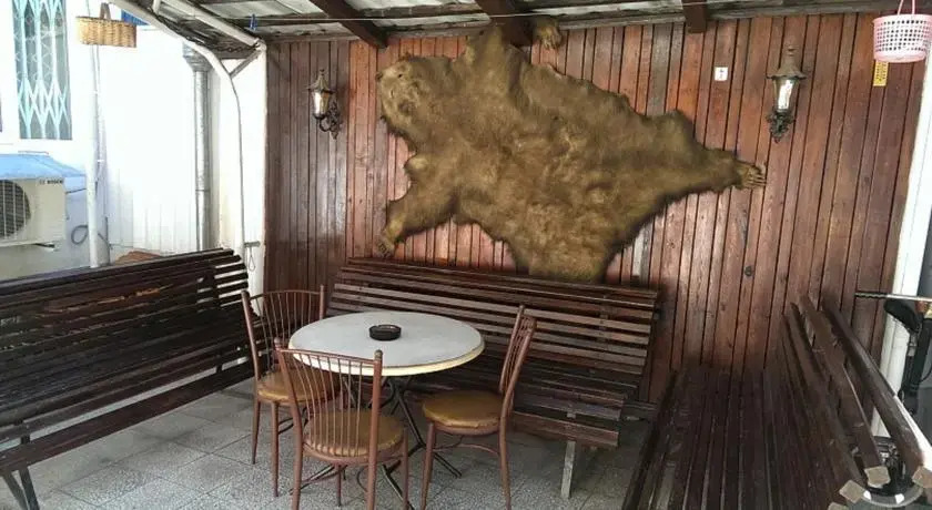 Manchos House