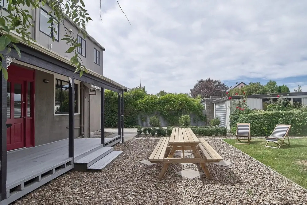 159 Yaldhurst Road Guest House