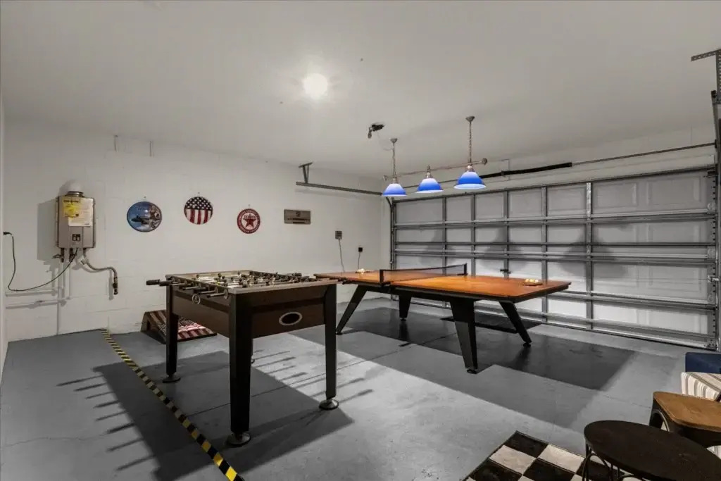 5 Bedrooms 3 Bathrooms Veranda Palms 4458 Np
